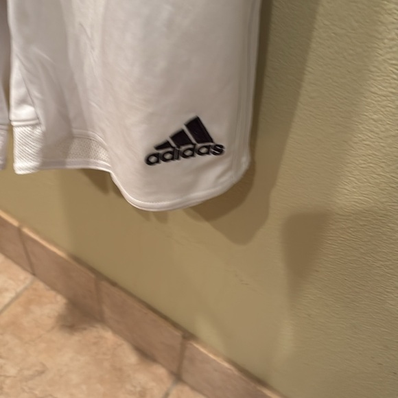 Adidas Classic Kids White Sports Shorts - Picture 3 of 8